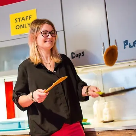 旅馆 The Knight House *