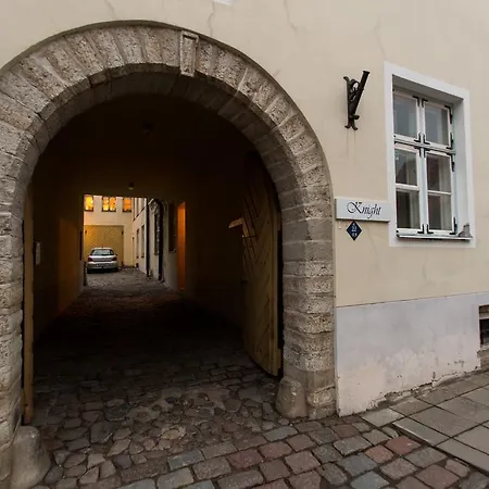 The Knight House Hostal