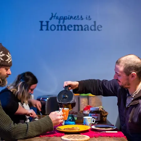 The Knight House אכסניה