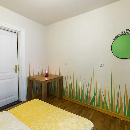 אכסניה The Knight House